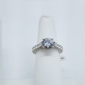 Brand New Sterling Silver 925 Woman's ring